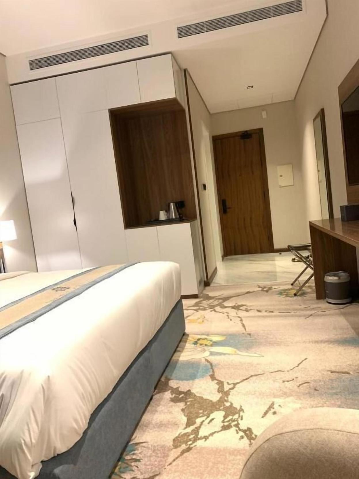 Rosa Grand Hotel Monsieh 0*