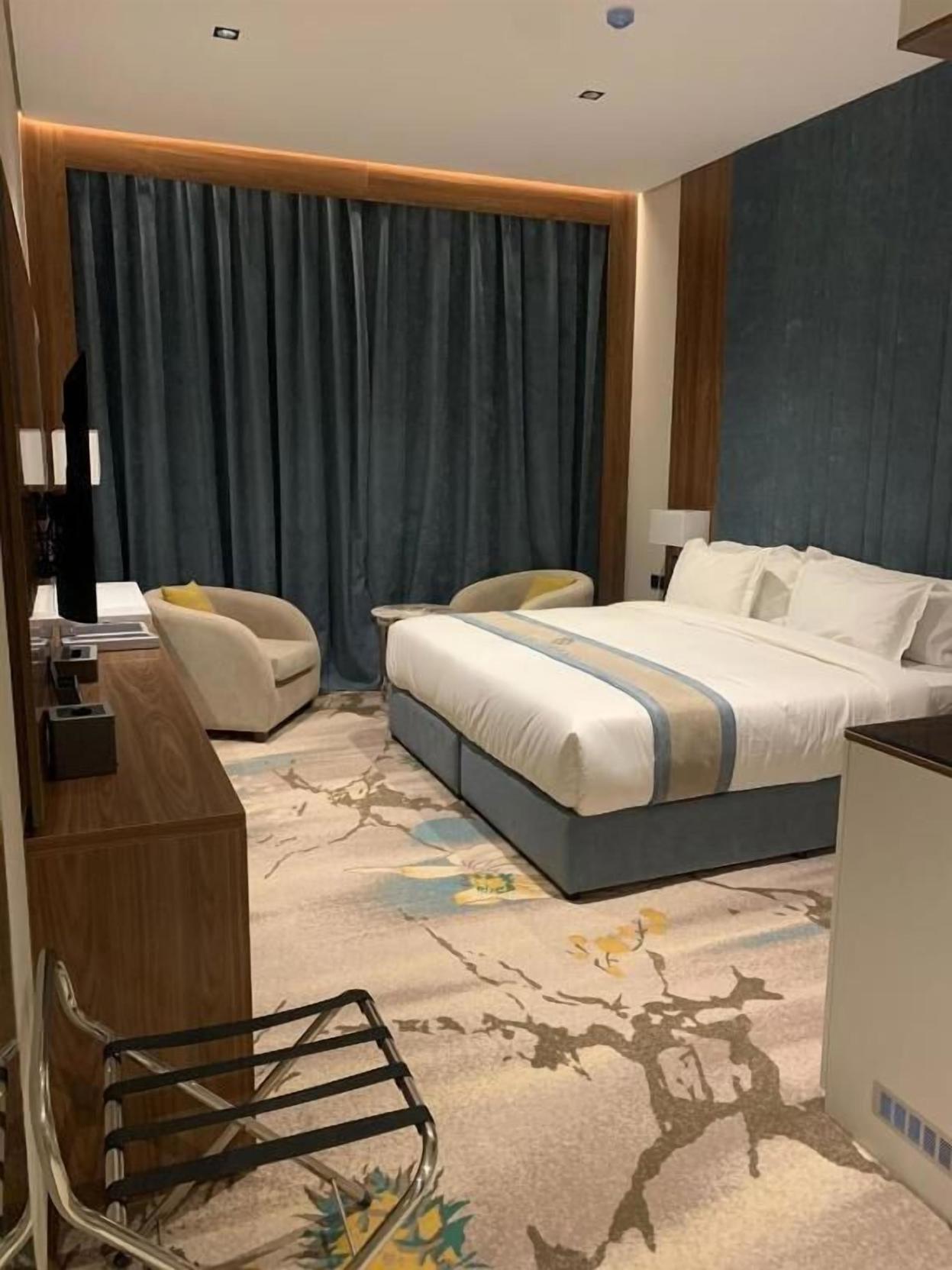 Rosa Grand Hotel Monsieh 0*