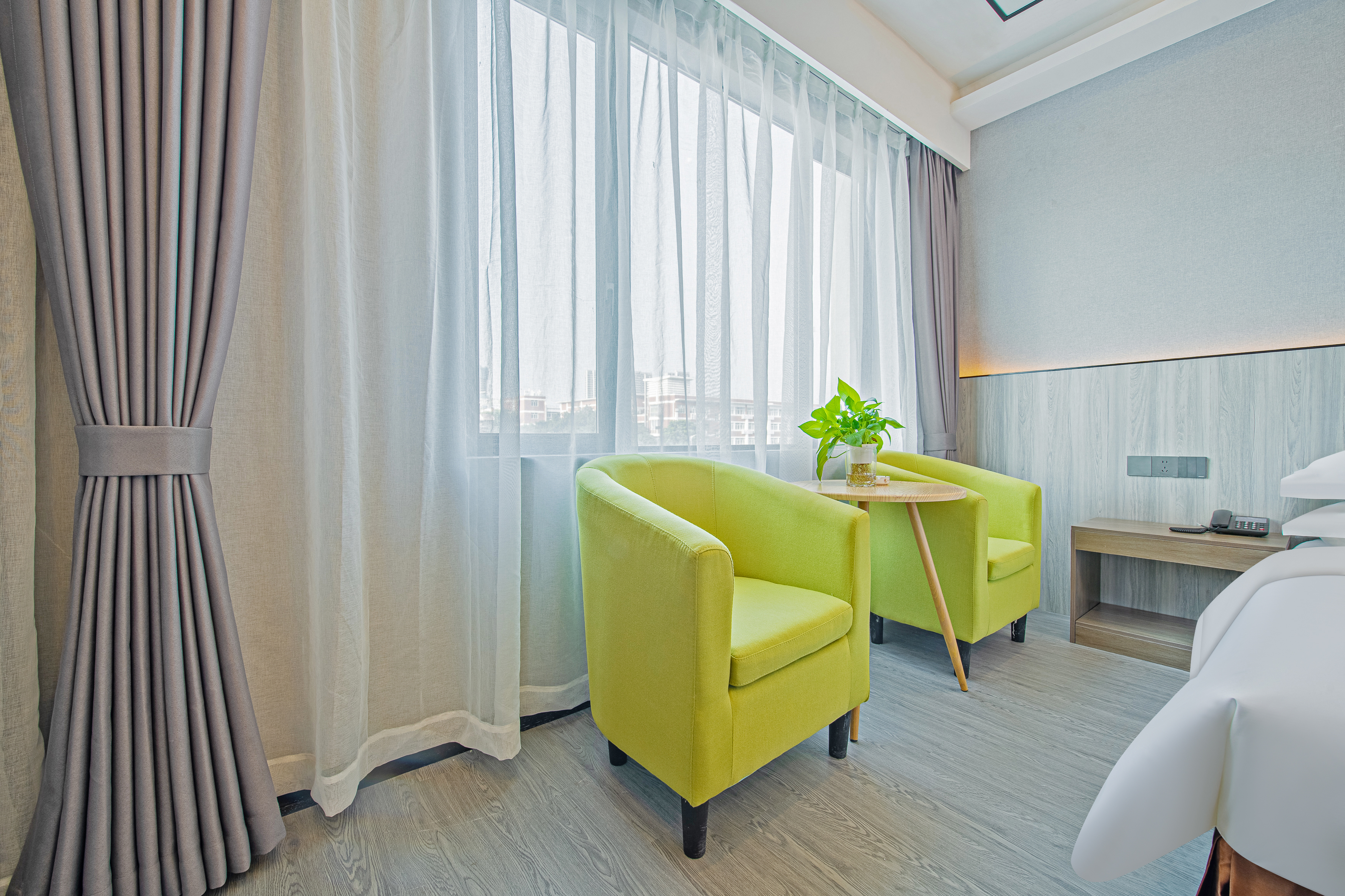 Baicheng Garden Hotel Zhuhai 2*