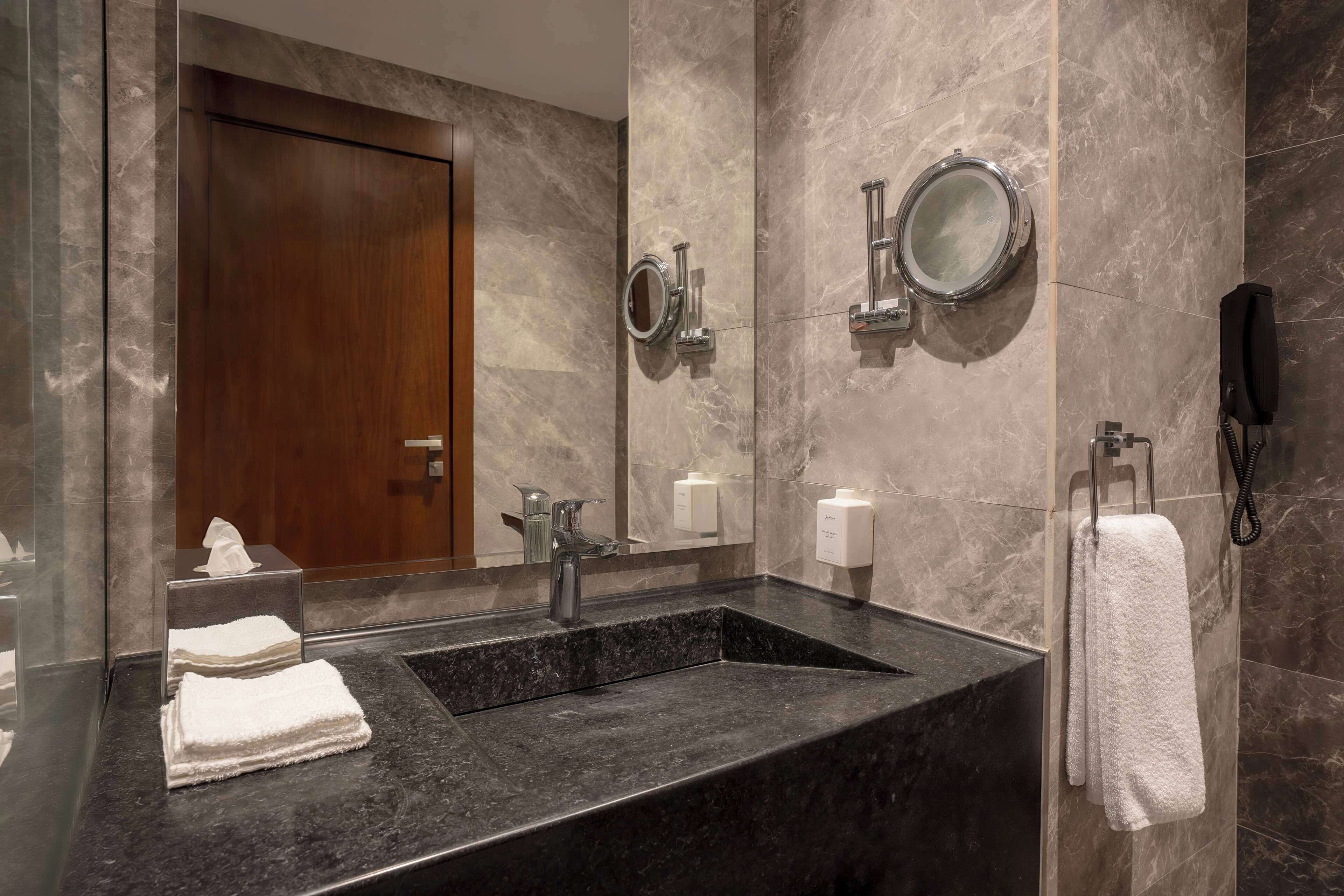 Radisson Hotel Madinah 4*