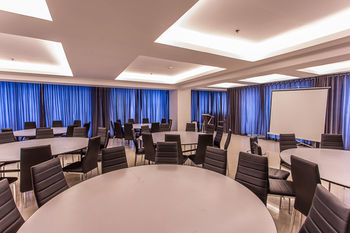 Y2 Residence Hotel managed by HII 3*