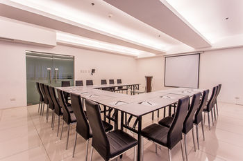 Y2 Residence Hotel managed by HII 3*
