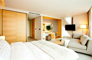 Sono Calm Yeosu (formerly The MVL Hotel Yeosu) 5*