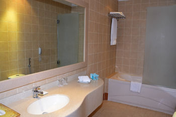 Ramada by Wyndham Al Qassim 5*