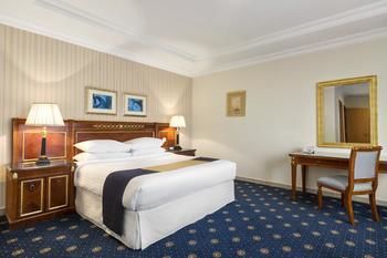Ramada by Wyndham Al Qassim 5*