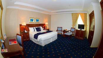 Ramada by Wyndham Al Qassim 5*