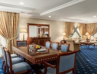 Ramada by Wyndham Al Qassim 5*