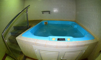 Ramada by Wyndham Al Qassim 5*