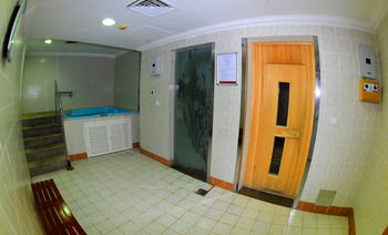 Ramada by Wyndham Al Qassim 5*