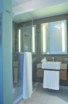 aha Harbour Bridge Hotel & Suites 4*