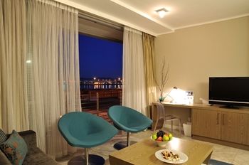 aha Harbour Bridge Hotel & Suites 4*