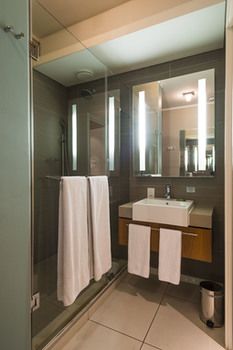 aha Harbour Bridge Hotel & Suites 4*