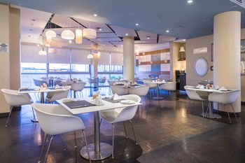aha Harbour Bridge Hotel & Suites 4*