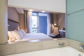 aha Harbour Bridge Hotel & Suites 4*