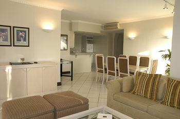 Peninsula All-Suite Hotel by Dream Resorts 4*