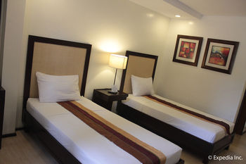 Subic Grand Seas Resort 3*