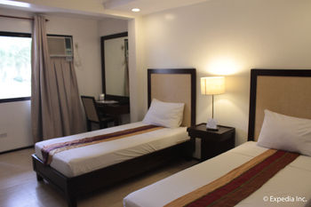 Subic Grand Seas Resort 3*