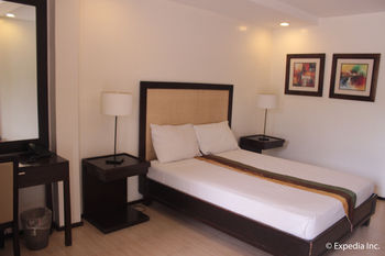 Subic Grand Seas Resort 3*