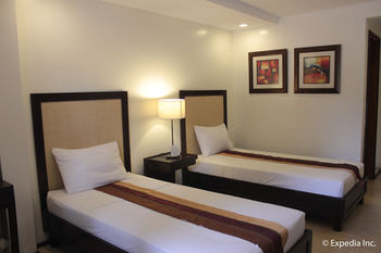 Subic Grand Seas Resort 3*