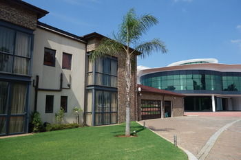 Radisson Hotel and Convention Centre OR Tambo Airport 4*