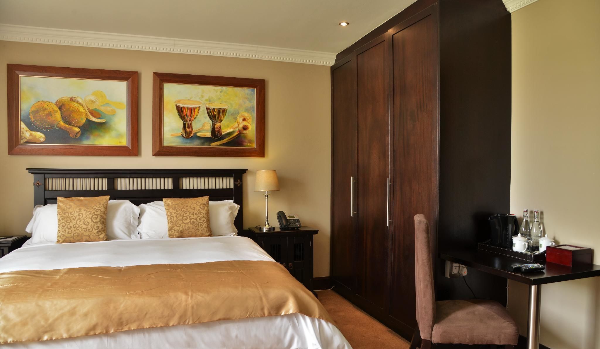 Radisson Hotel and Convention Centre OR Tambo Airport 4*