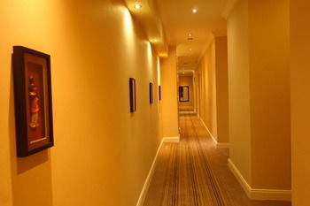 Radisson Hotel and Convention Centre OR Tambo Airport 4*