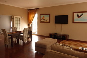 Radisson Hotel and Convention Centre OR Tambo Airport 4*