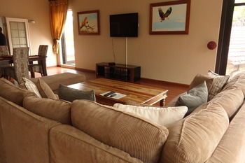 Radisson Hotel and Convention Centre OR Tambo Airport 4*
