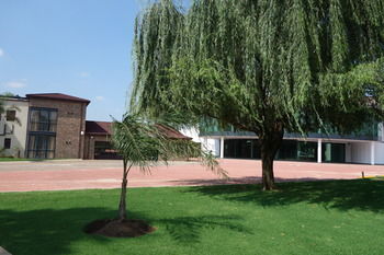 Radisson Hotel and Convention Centre OR Tambo Airport 4*