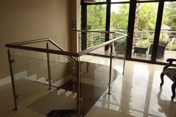 Radisson Hotel and Convention Centre OR Tambo Airport 4*