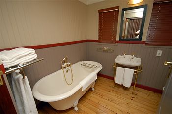 Emerald Resort & Casino 4*
