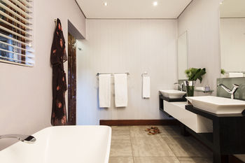Emerald Resort & Casino 4*