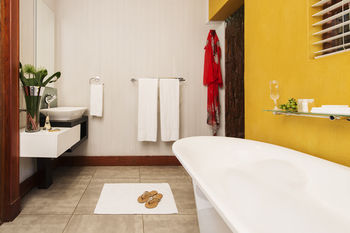 Emerald Resort & Casino 4*