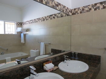 Protea Hotel by Marriott Polokwane Ranch Resort 4*
