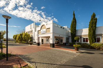 Protea Hotel by Marriott Stellenbosch 3*