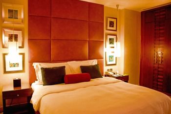 Hyatt Regency Al Kout Mall 5*