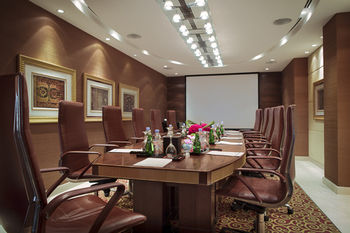 Hyatt Regency Al Kout Mall 5*