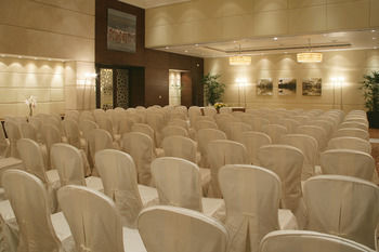 Hyatt Regency Al Kout Mall 5*