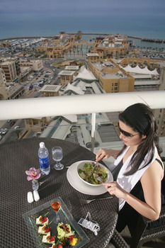 Hyatt Regency Al Kout Mall 5*