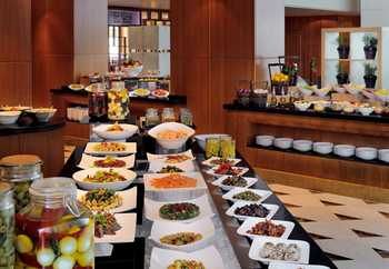 Courtyard by Marriott Kuwait City 4*