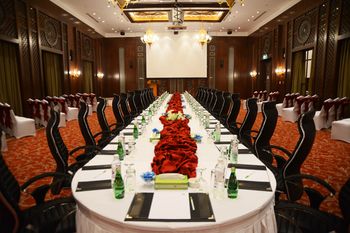 Holiday Inn Kuwait by IHG 4*