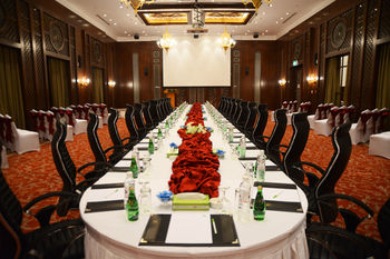 Holiday Inn Kuwait by IHG 4*