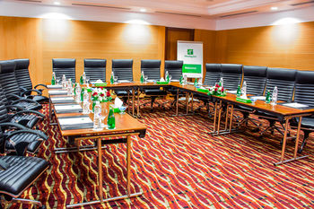 Holiday Inn Kuwait by IHG 4*
