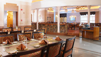 Holiday Inn Kuwait by IHG 4*