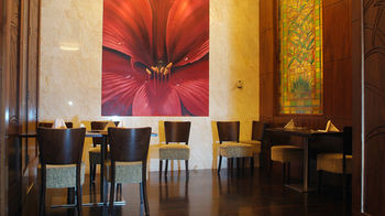 Holiday Inn Kuwait by IHG 4*