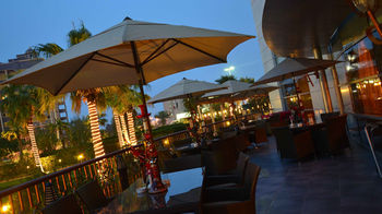 Holiday Inn Kuwait by IHG 4*