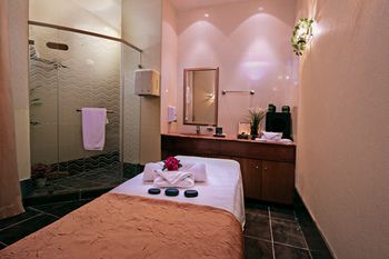 Holiday Inn Kuwait by IHG 4*