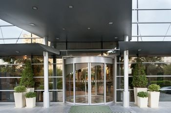 Holiday Inn Kuwait by IHG 4*