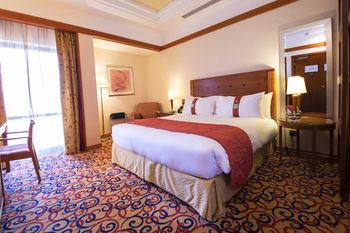 Holiday Inn Kuwait by IHG 4*