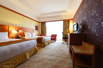 Holiday Inn Kuwait by IHG 4*